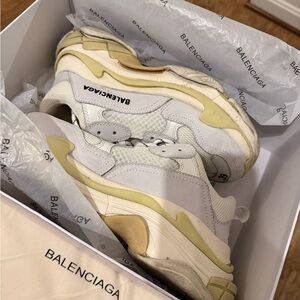 Balenciaga Off-White and Beige Sneakers